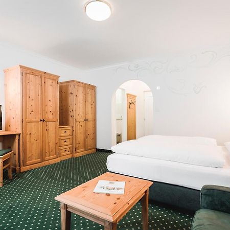 Post Seefeld - Wellnesshotel Tirol เซเฟลด์ อิน ทิโรล ภายนอก รูปภาพ