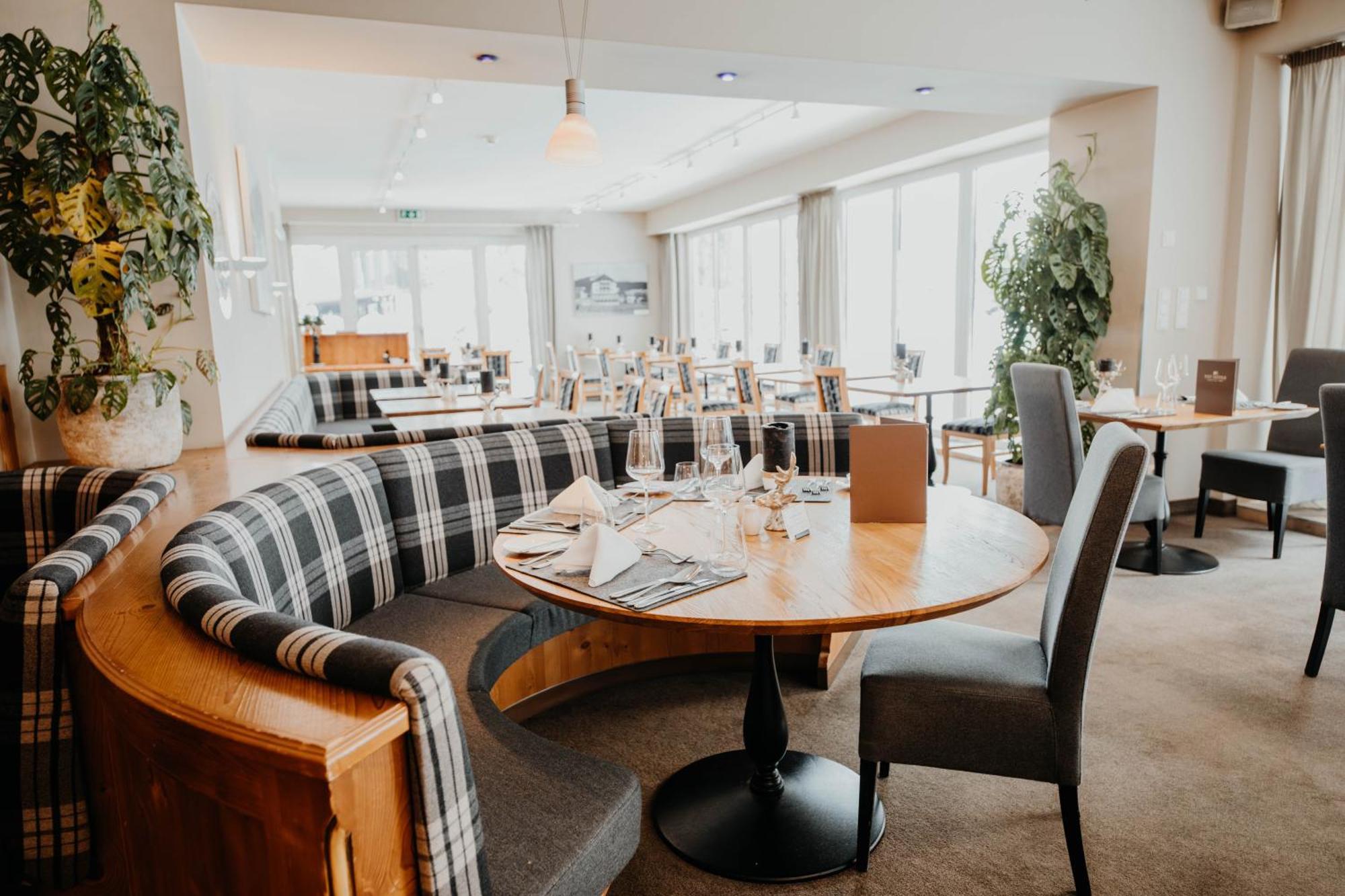 Post Seefeld - Wellnesshotel Tirol เซเฟลด์ อิน ทิโรล ภายนอก รูปภาพ