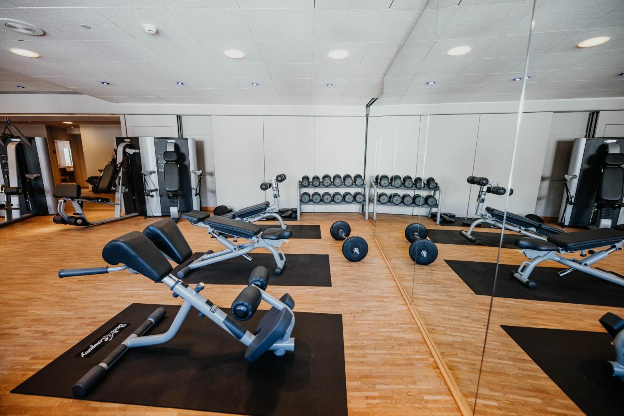 Post Seefeld - Wellnesshotel Tirol เซเฟลด์ อิน ทิโรล ภายนอก รูปภาพ