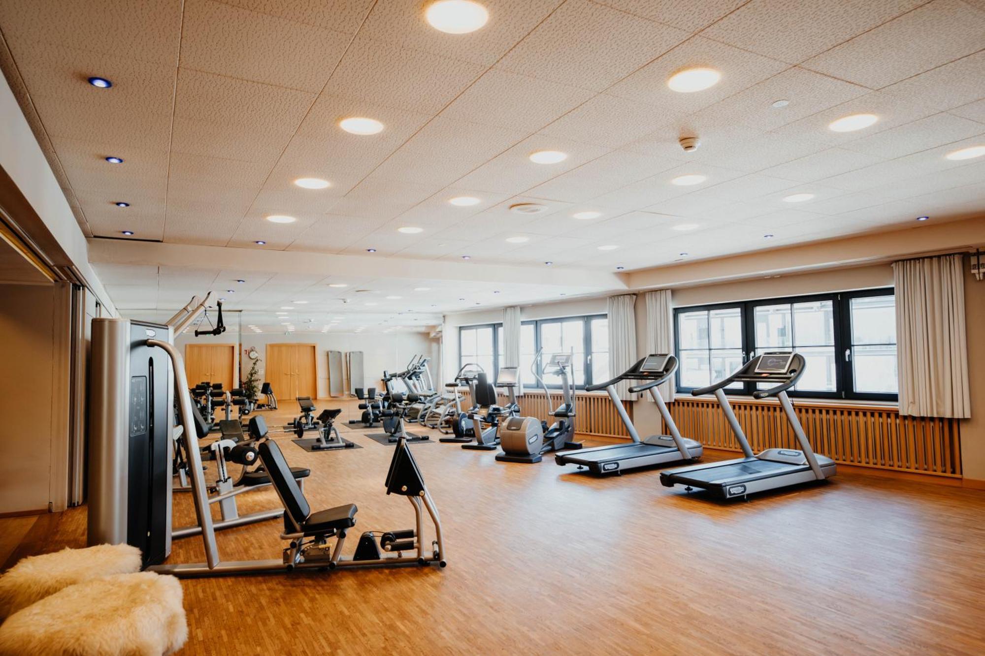 Post Seefeld - Wellnesshotel Tirol เซเฟลด์ อิน ทิโรล ภายนอก รูปภาพ